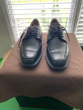 Mens shoes